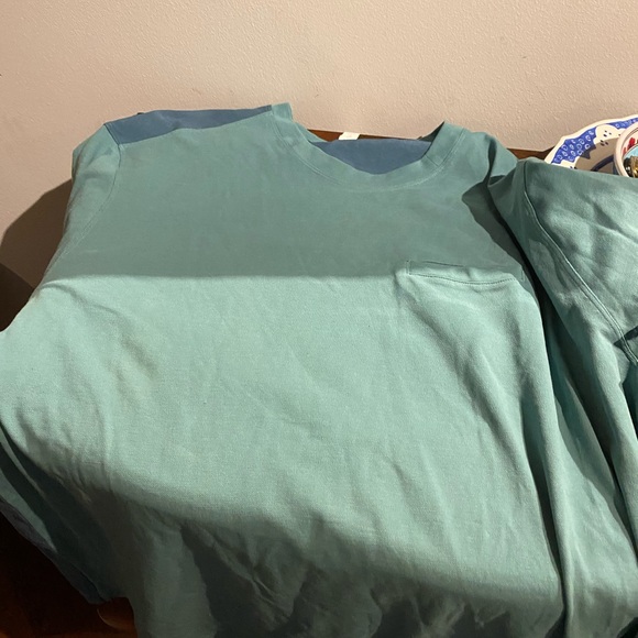 Lululemon Men’s XL shirt - Picture 3 of 3